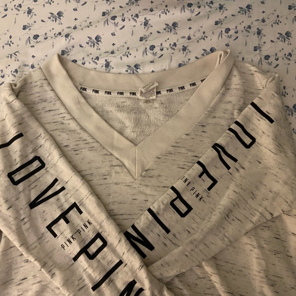 LOVE PINK cream pull over v-neck sweater - Picture 2 of 8